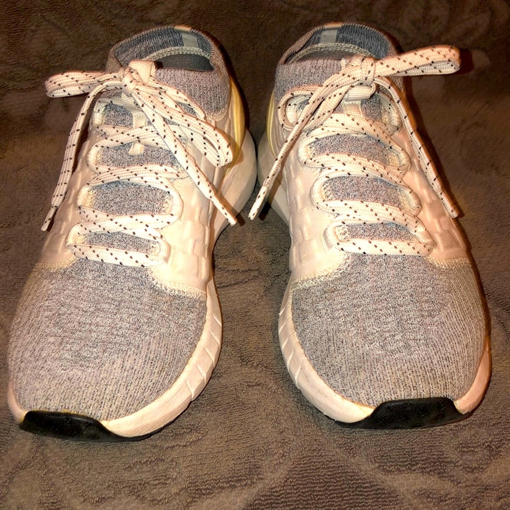 Under Armour tennis shoes